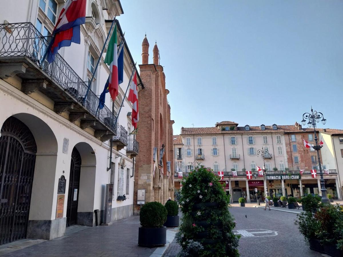 Casa Cozy - Comodo Appartamento In Asti Centro المظهر الخارجي الصورة